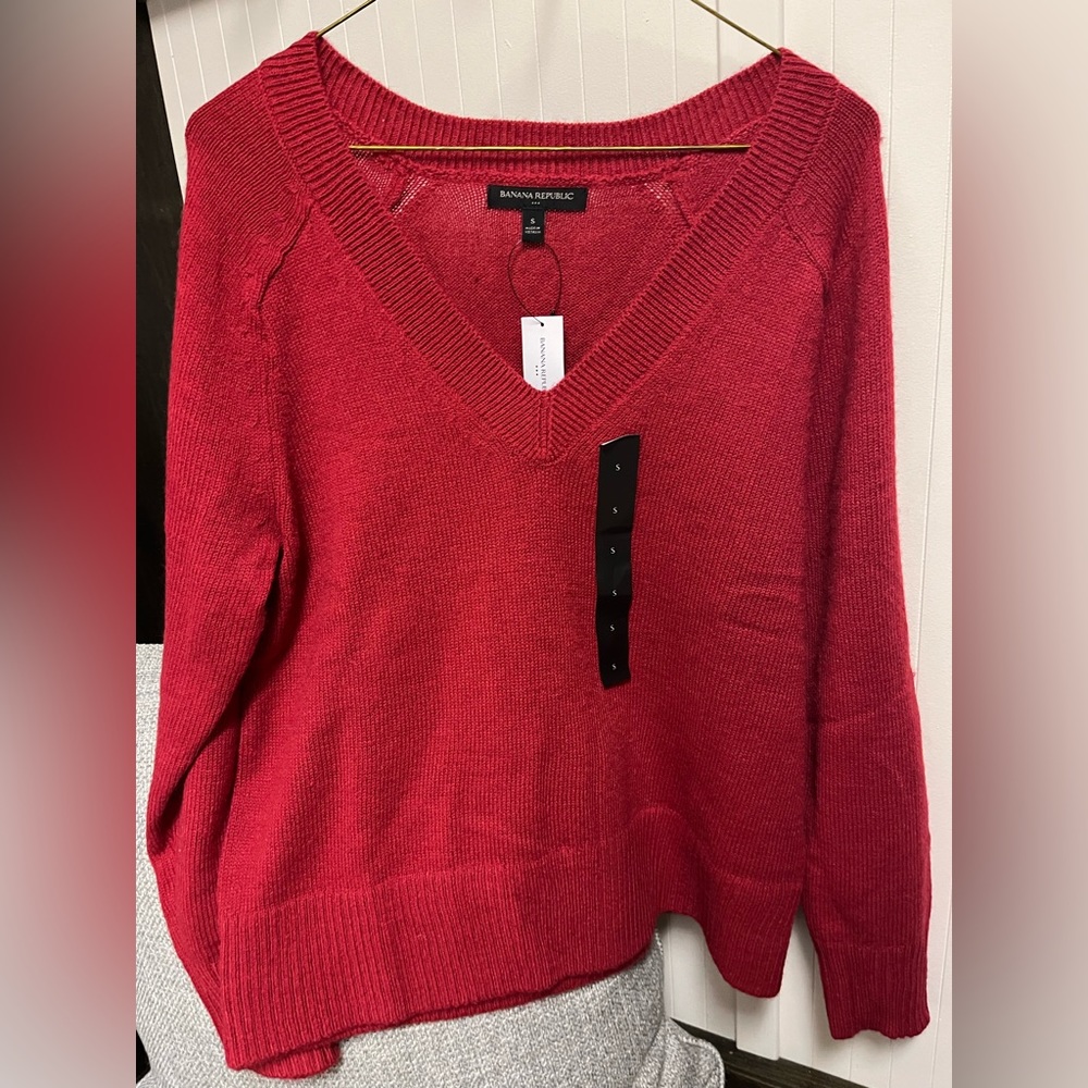 Banana republic sweater, size S, NWT
